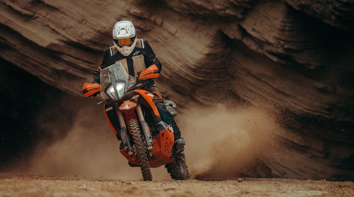 Alpinestars All Terra: arriva la collezione adventure 2026
